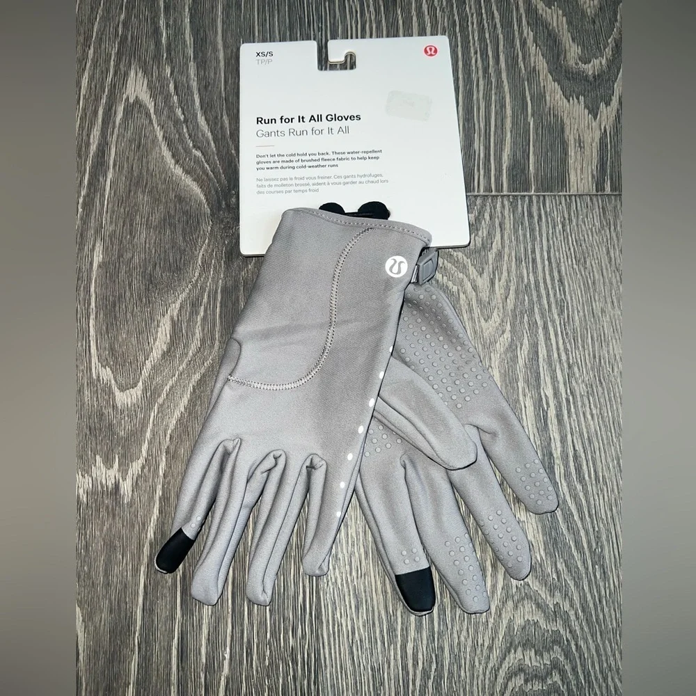 Lululemon Run for It All Gloves in Gull Grey